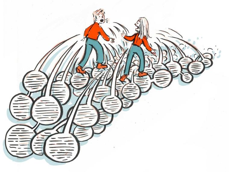 Dos personas caminando sobre burbujas de diálogo